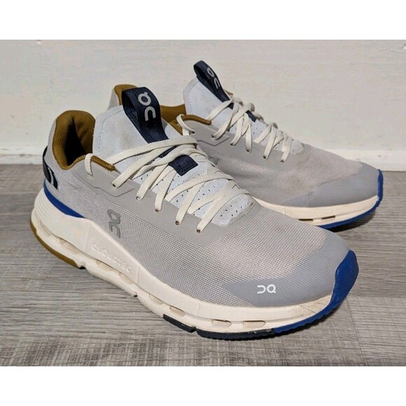 Athletic_Shoes
